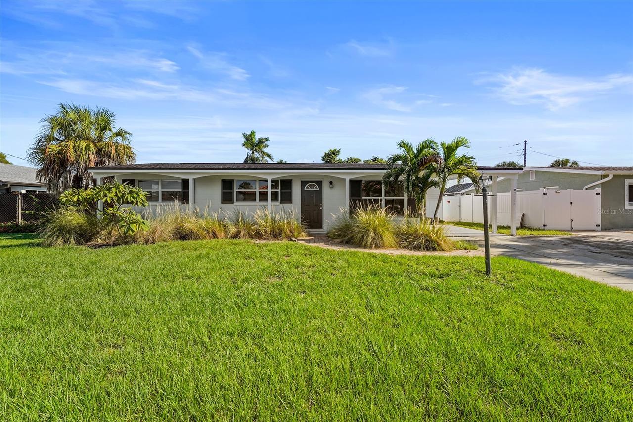 2815 Bay Dr., Bradenton, FL 34207