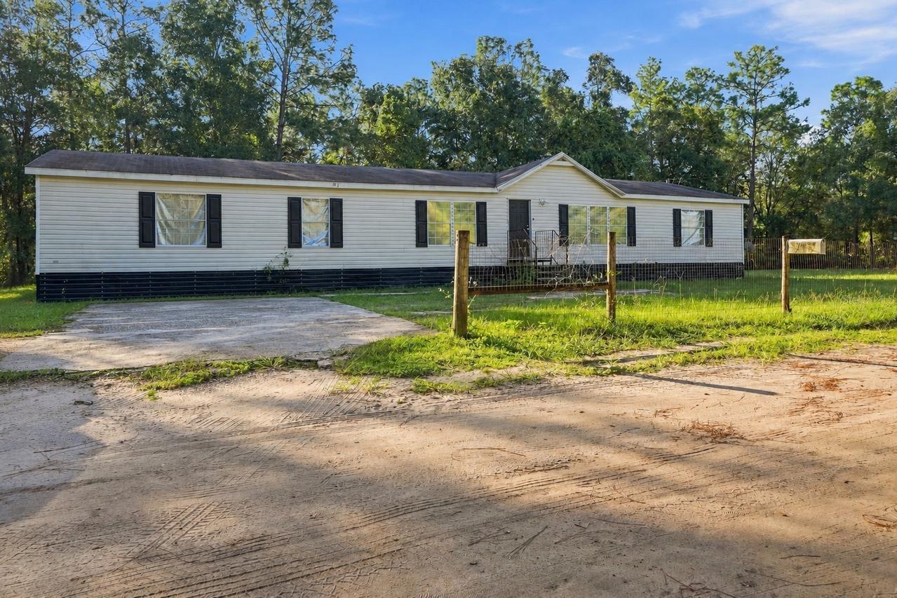 254 SE 7th Ave., Interlachen, FL 32148