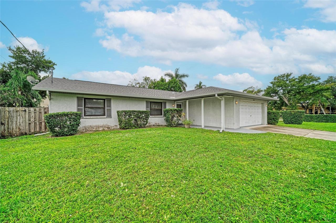 4205 4th Ave., Bradenton, FL 34209
