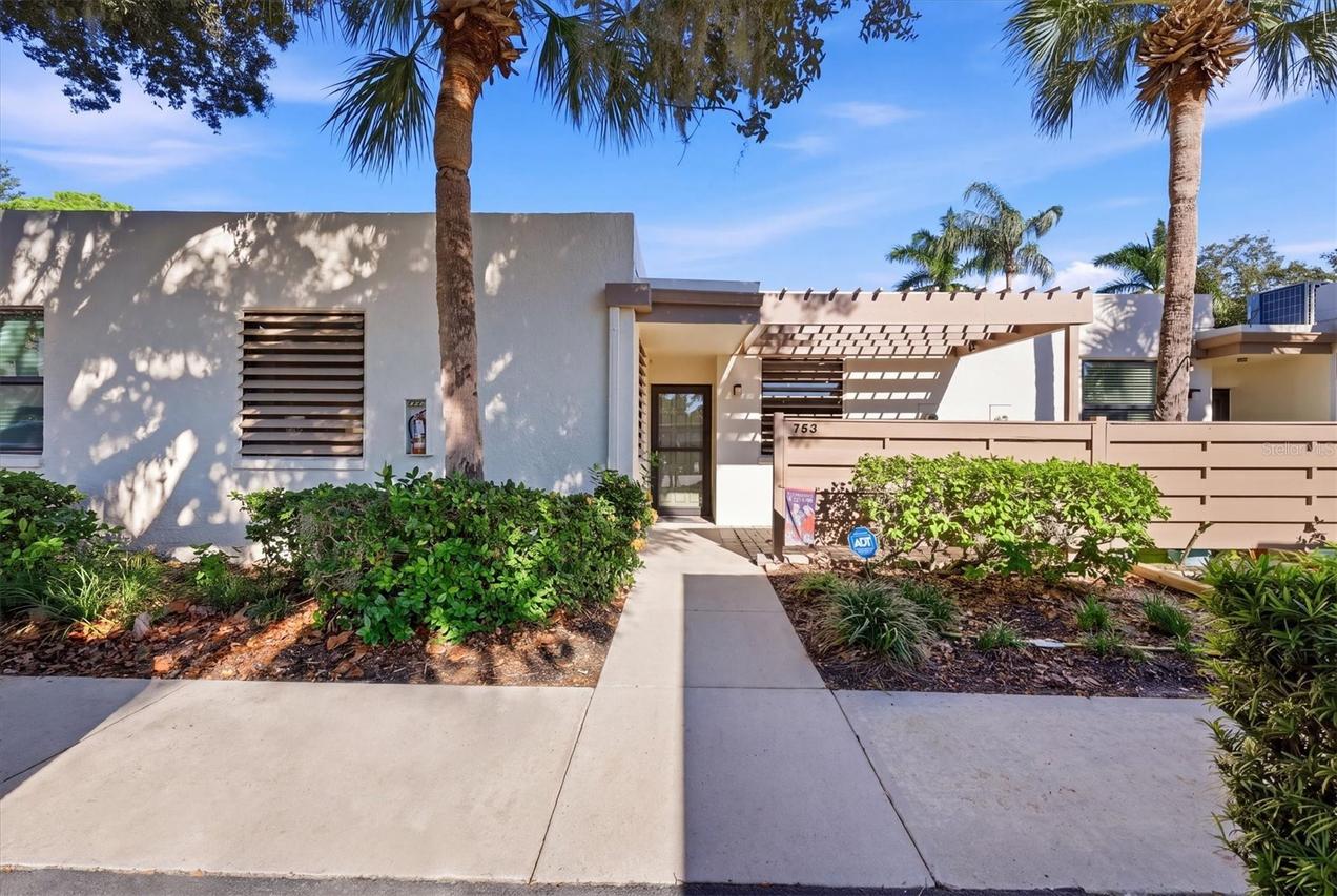 753 Oakview Dr., Bradenton, FL 34210
