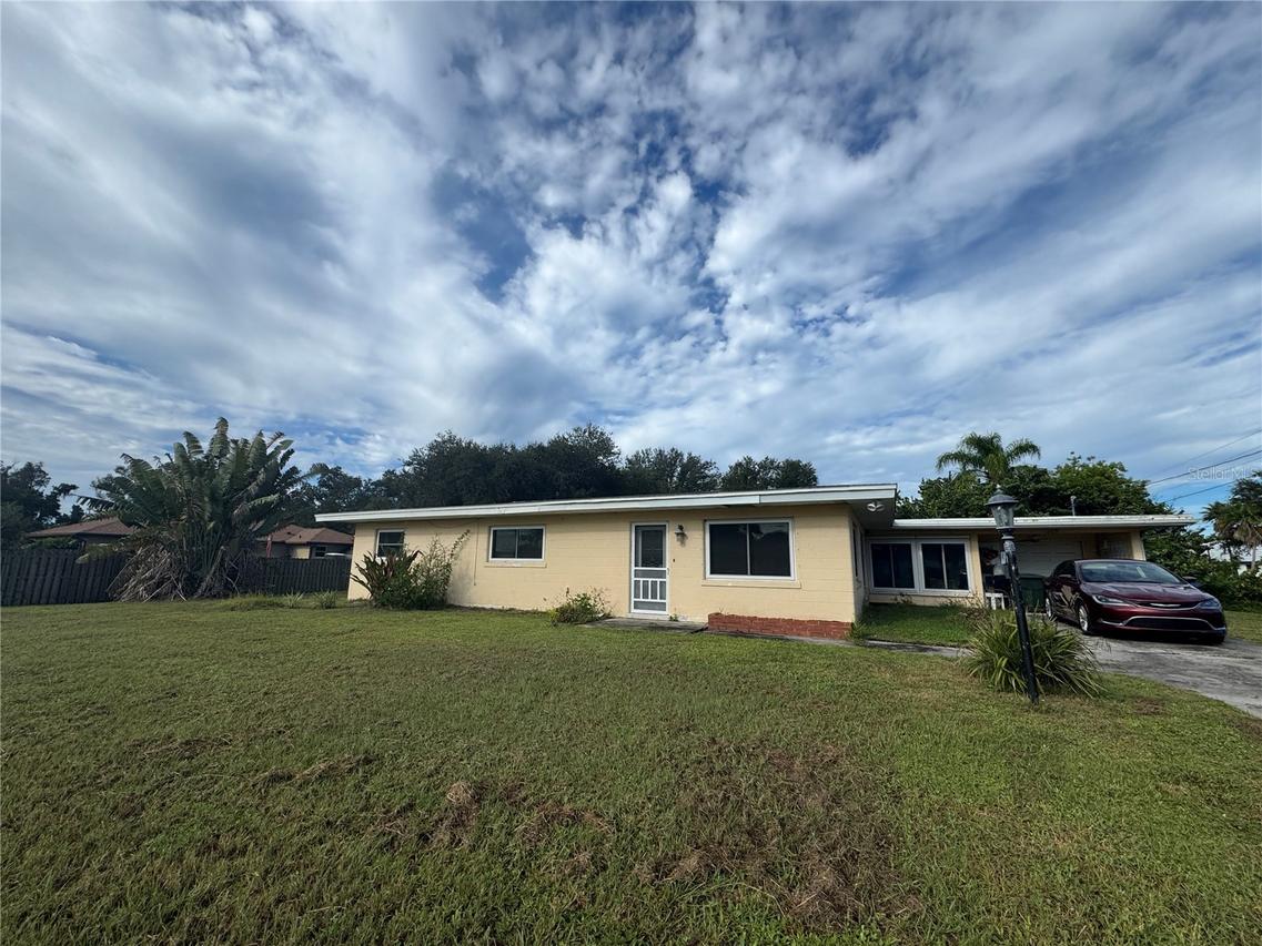 1205 Sunset Ave., Nokomis, FL 34275