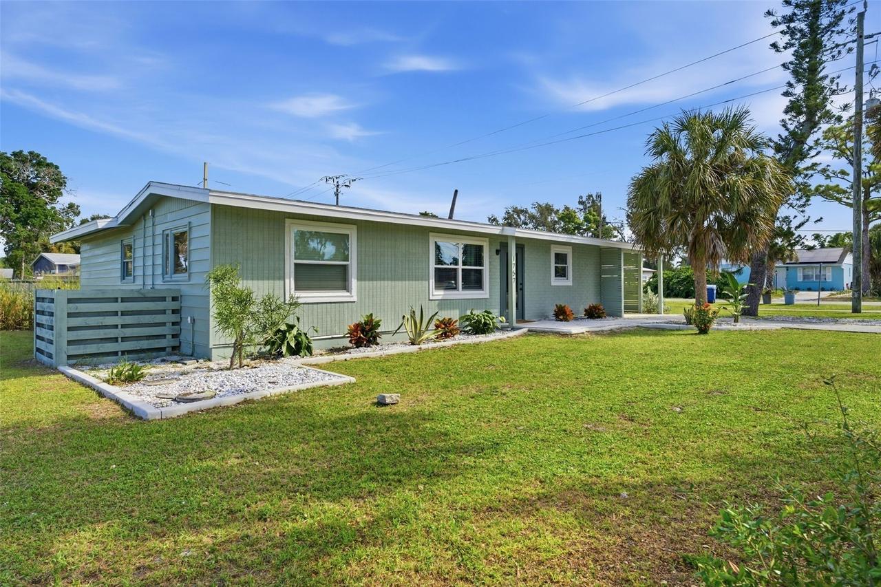 1757 Mova St., Sarasota, FL 34231