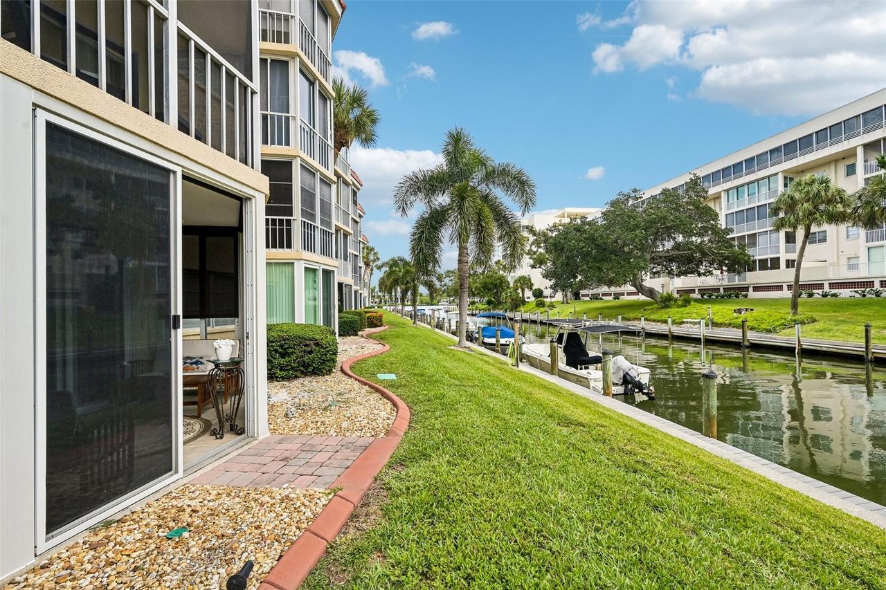 1300 N Portofino Dr. #105, Sarasota, FL 34242