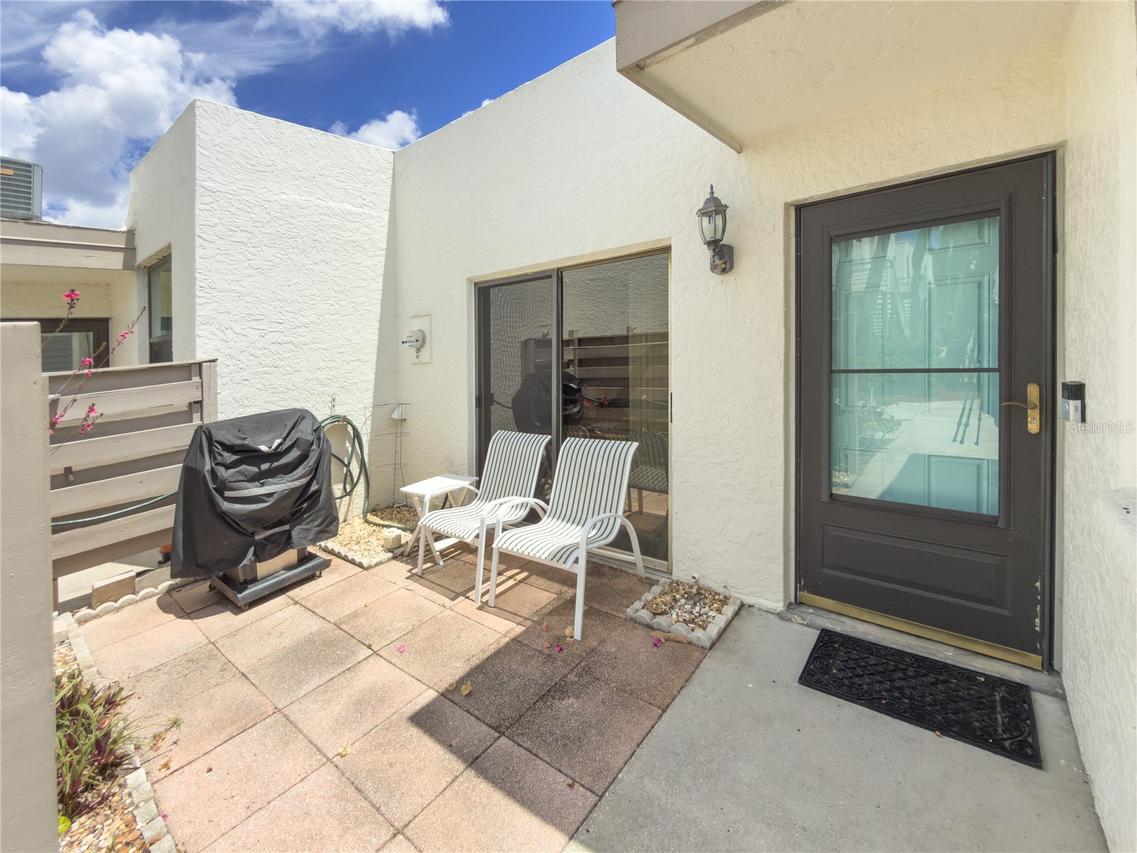 220 Lakewood Dr., Bradenton, FL 34210