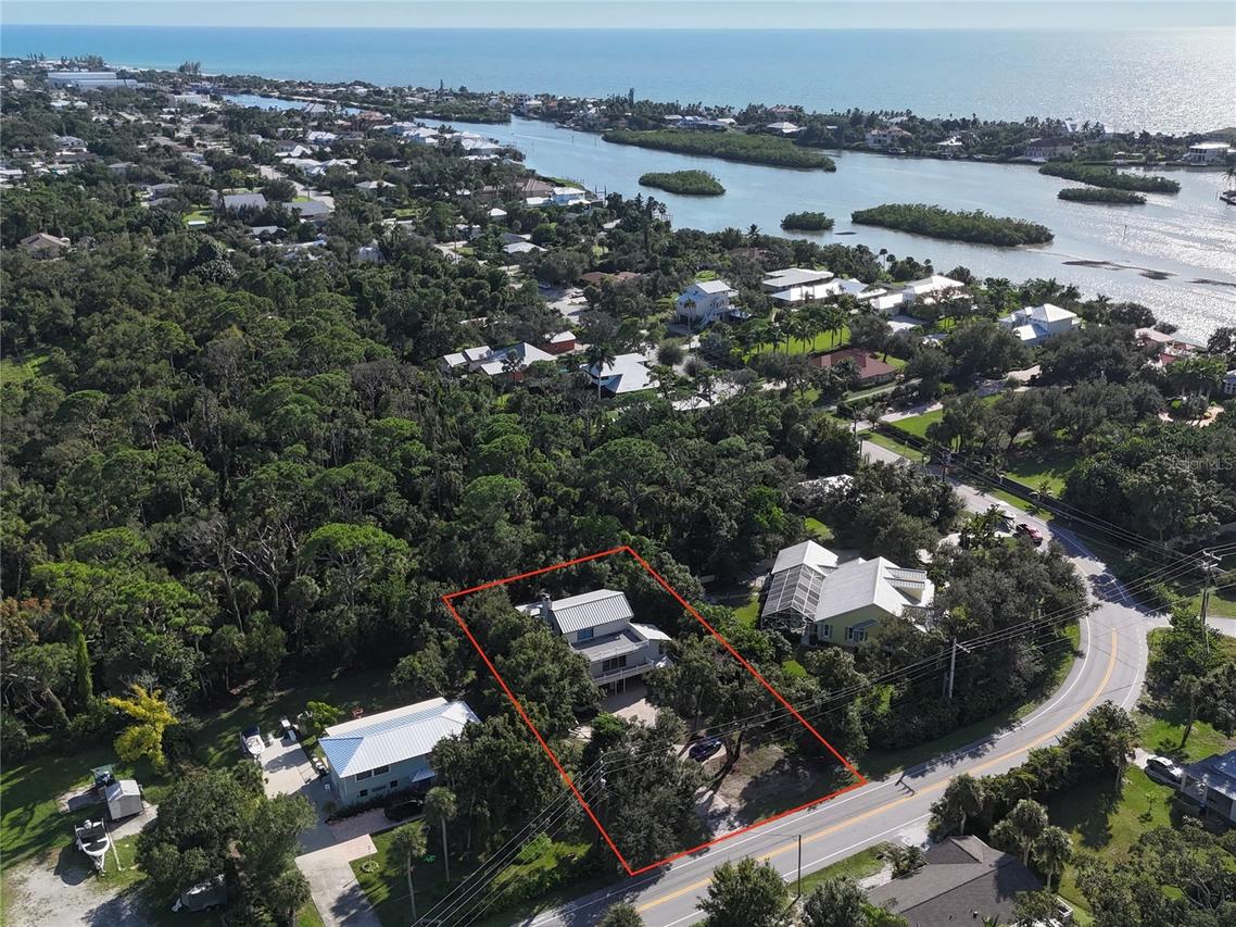 603 Laurel Rd., Nokomis, FL 34275