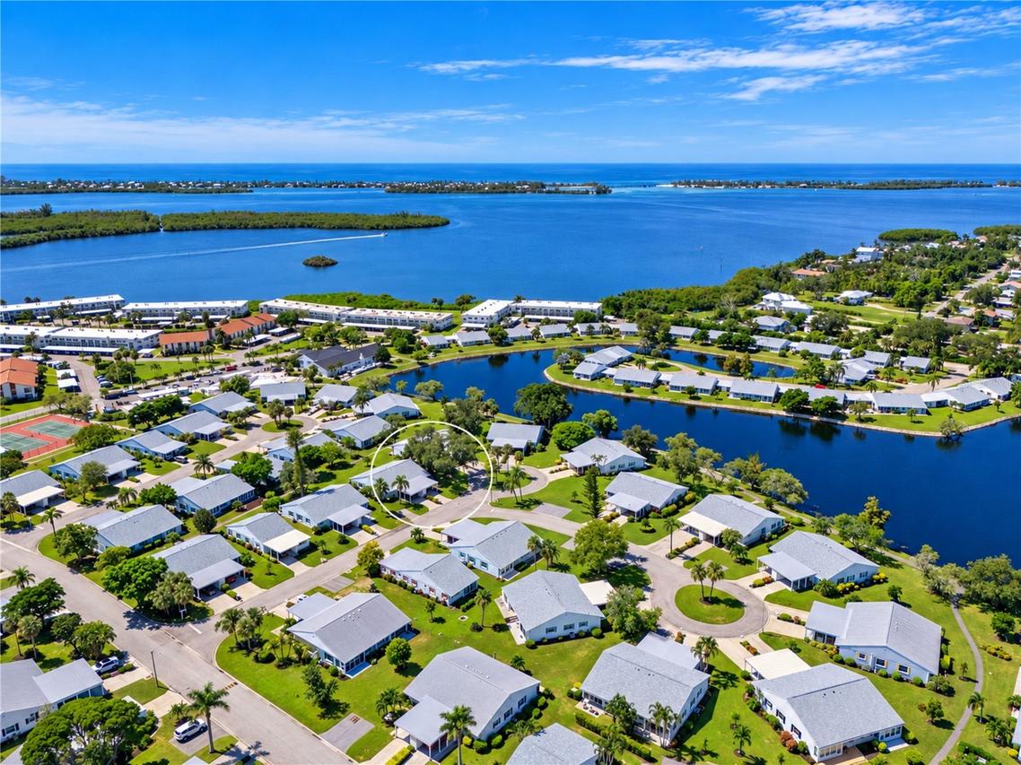 9416 Concord Cir., Bradenton, FL 34210