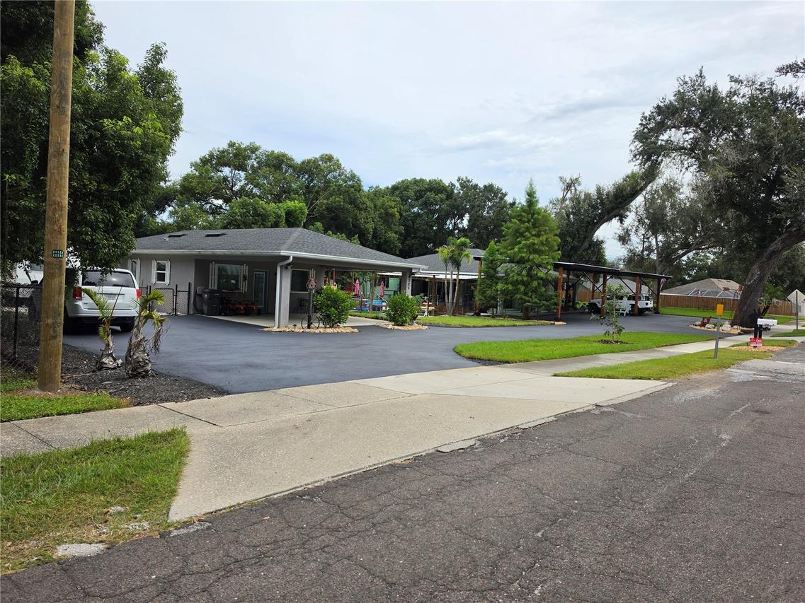 390 Henderson Ave., Seffner, FL 33584