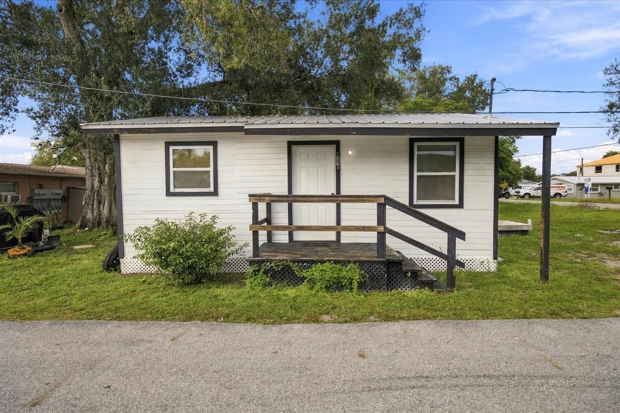 1291 NE 11th St., Okeechobee, FL 34972