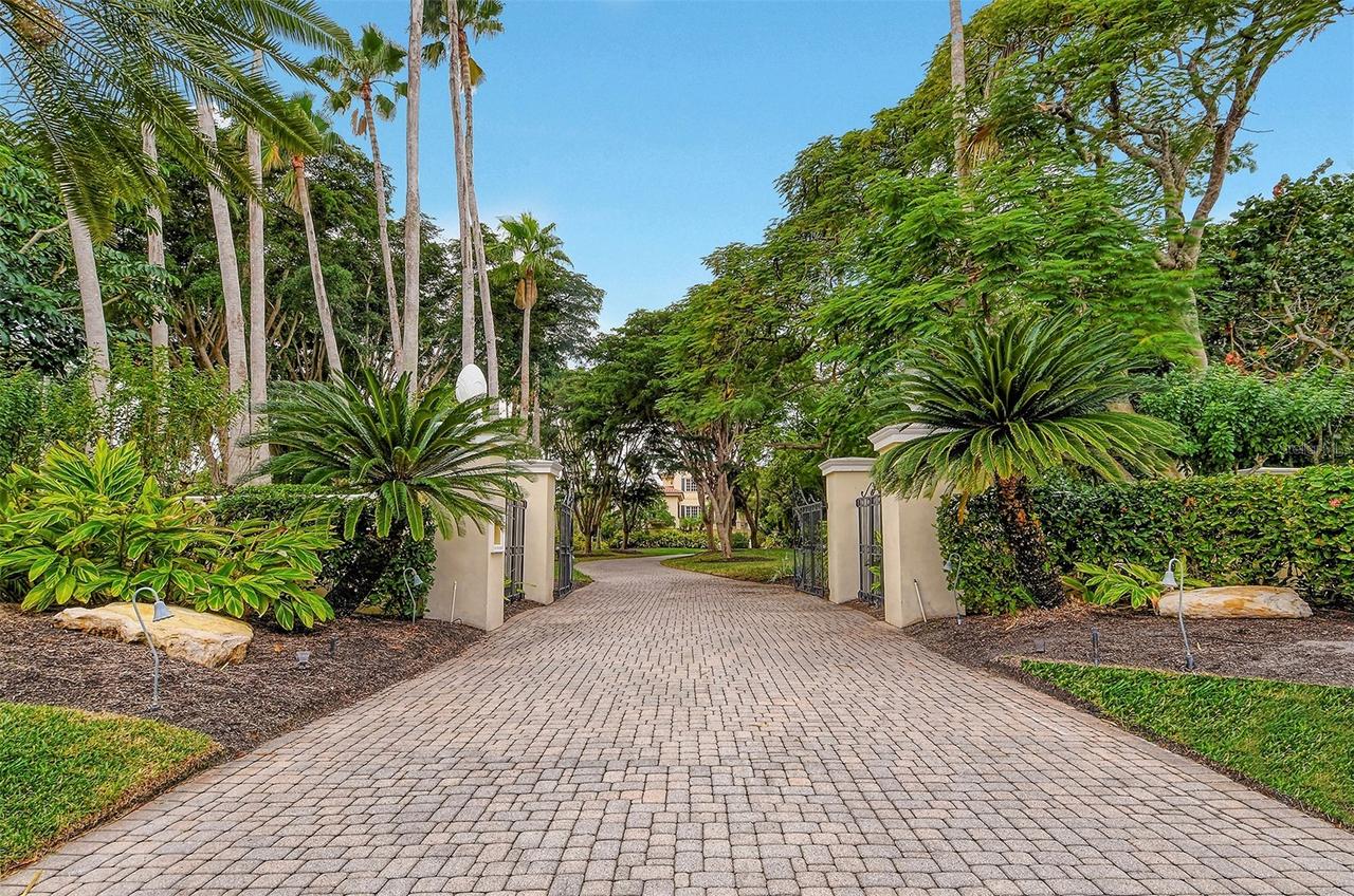 1083 Westway Dr., Sarasota, FL 34236