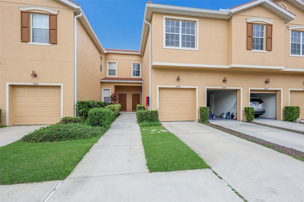 3793 Parkridge Cir. #3-105, Sarasota, FL 34243