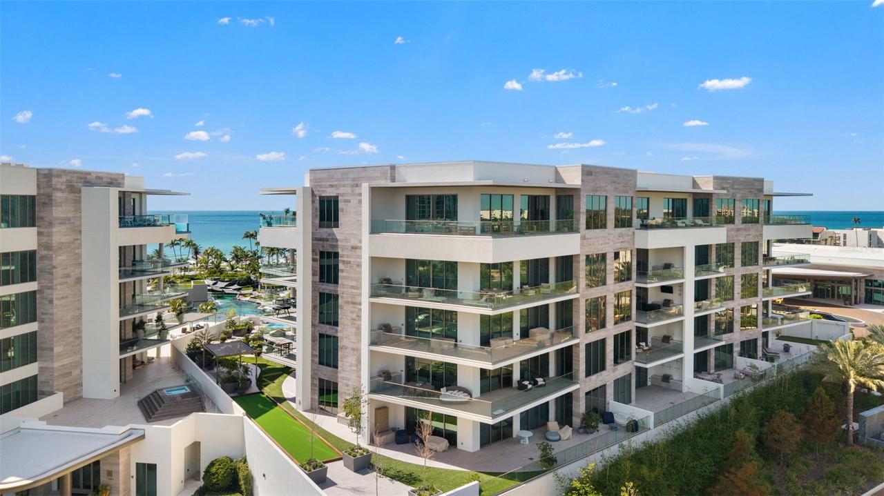 1591 Gulf Of Mexico Dr. #512, Longboat Key, FL 34228
