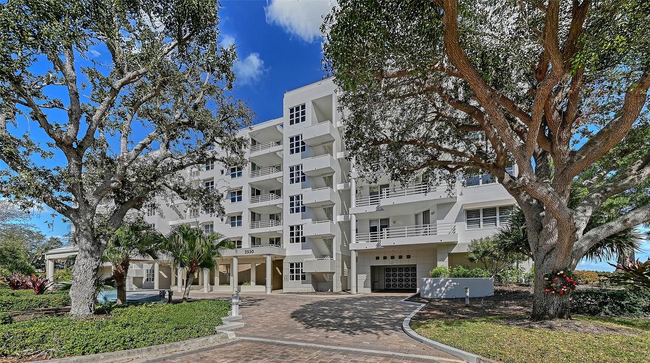 2550 Harbourside Dr. #334, Longboat Key, FL 34228
