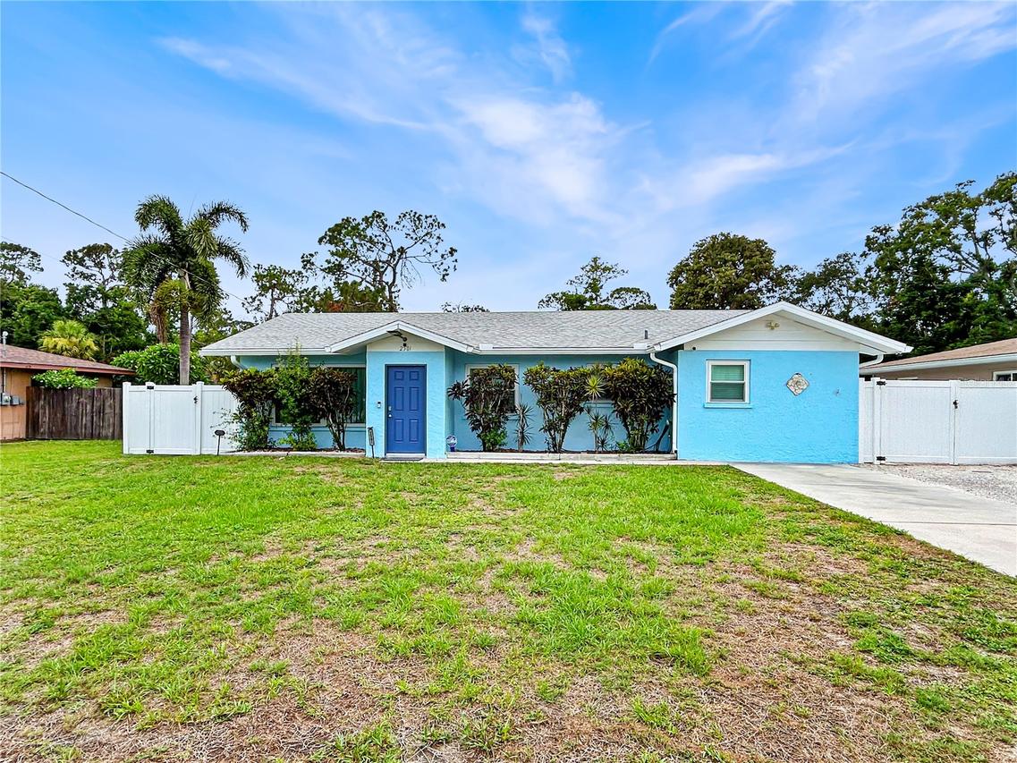 2501 32nd Ave., Bradenton, FL 34205
