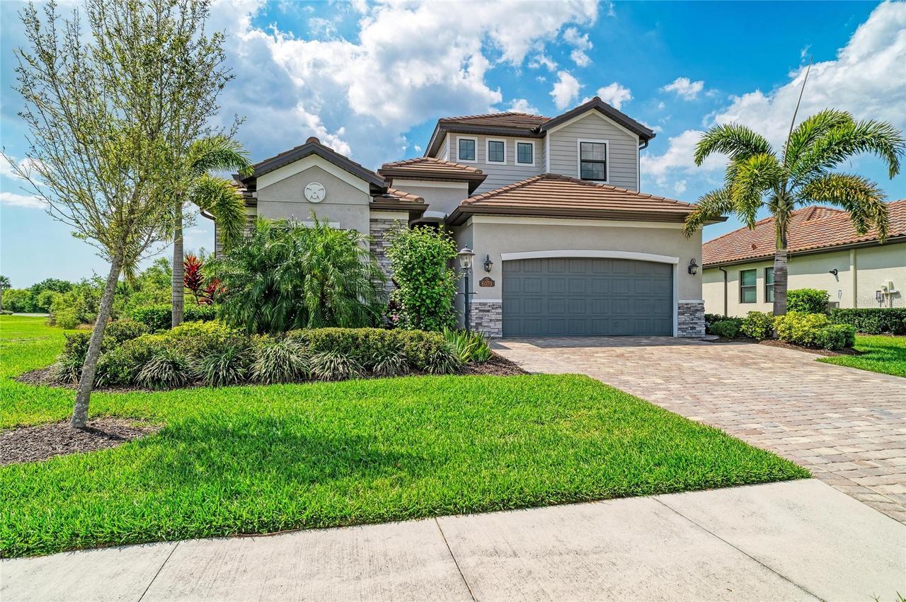6070 Brandon Run, Lakewood Ranch, FL 34211