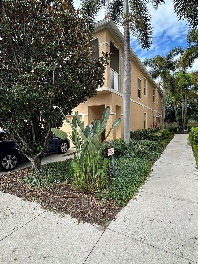 3815 Parkridge Cir. #2-203, Sarasota, FL 34243
