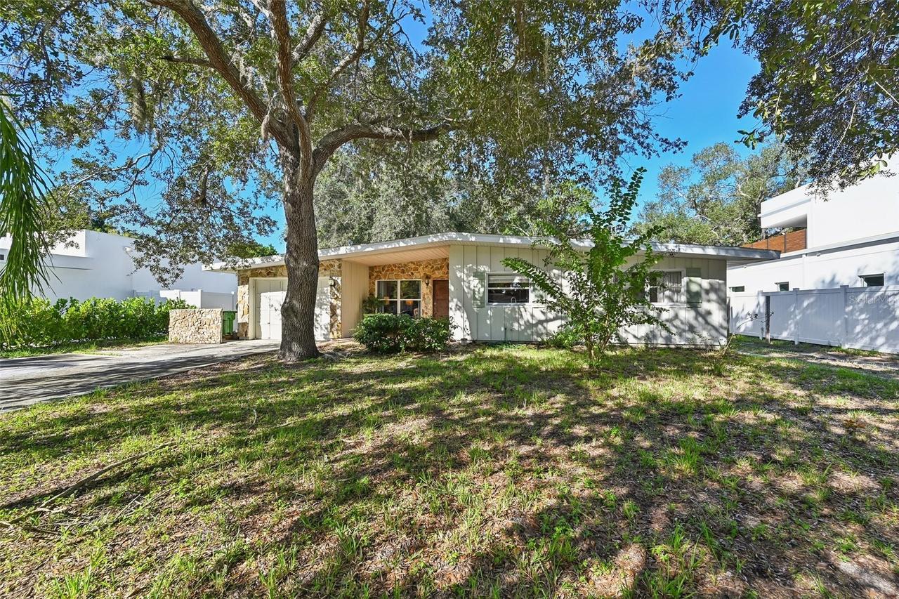 2110 Euclid Ter., Sarasota, FL 34239