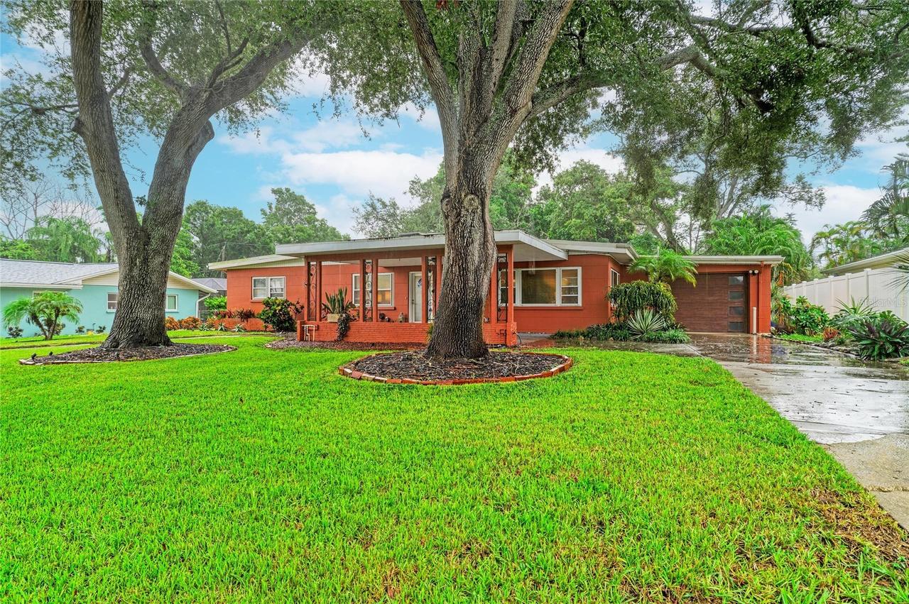 126 Holly Ave., Sarasota, FL 34243