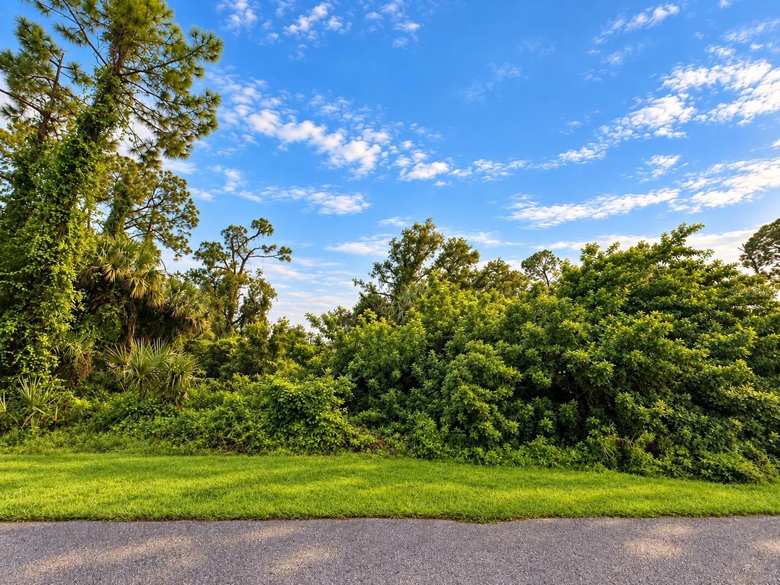 Flamlau Ave., North Port, FL 34287