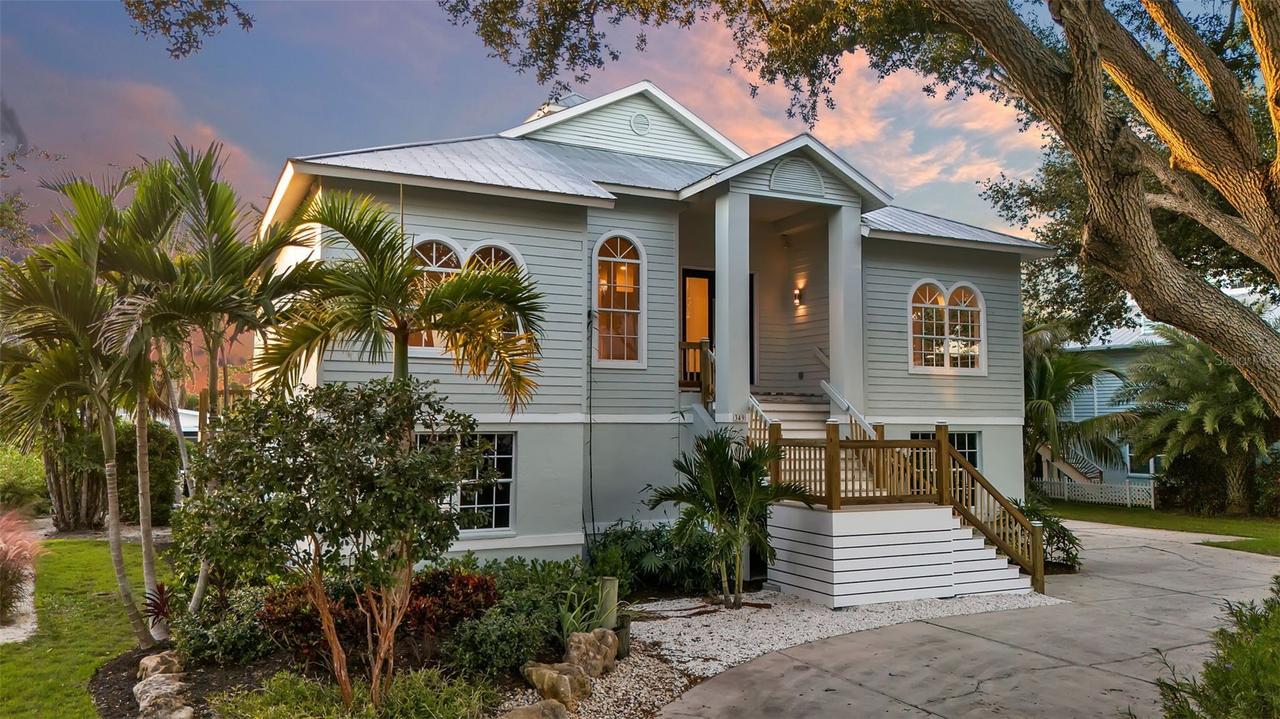 349 Dolphin Shores Cir., Nokomis, FL 34275