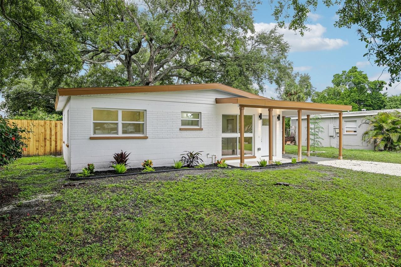 334 E Cornelius Cir., Sarasota, FL 34232
