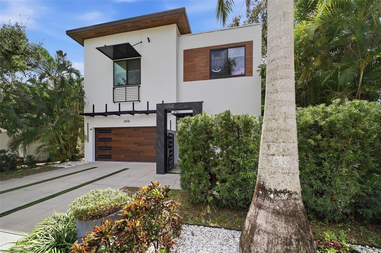 2476 Floyd St., Sarasota, FL 34239
