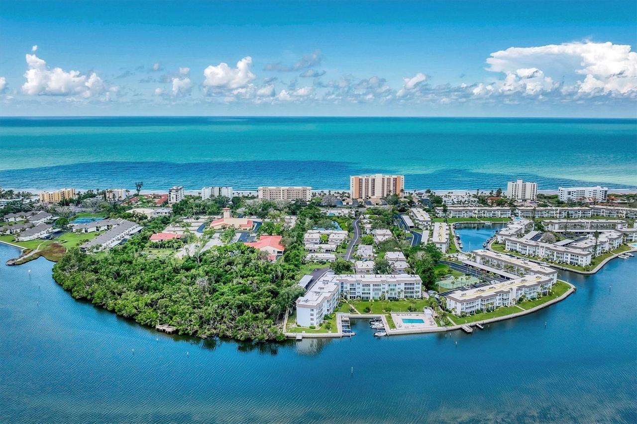 605 Sutton Pl. #101, Longboat Key, FL 34228