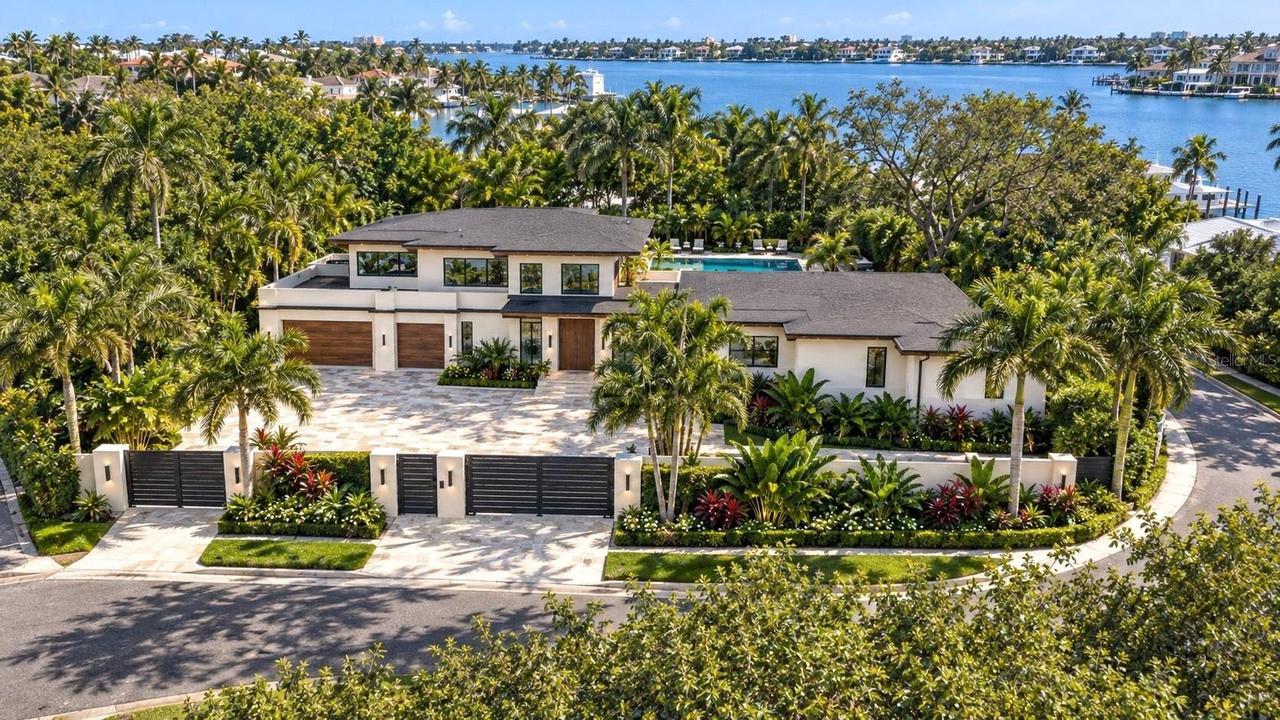 2100 Mcclellan Pkwy., Sarasota, FL 34239