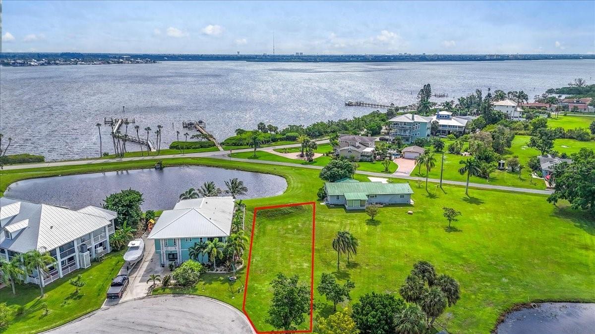 71 Island Ct., Terra Ceia, FL 34250