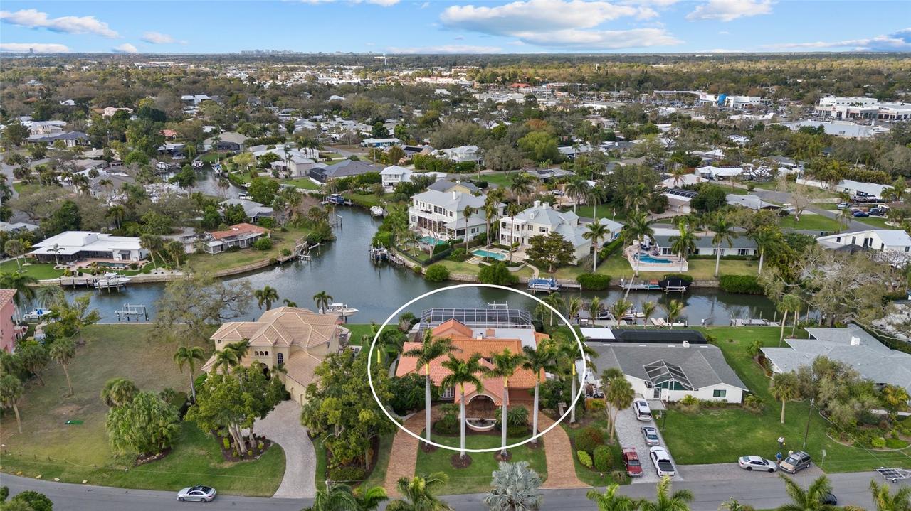 1749 Sandalwood Dr., Sarasota, FL 34231