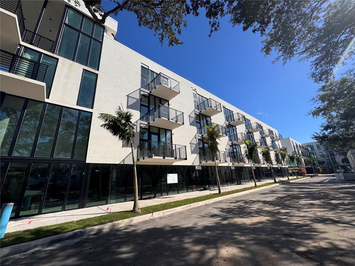 2170 Robinhood St. #C1-205, Sarasota, FL 34231