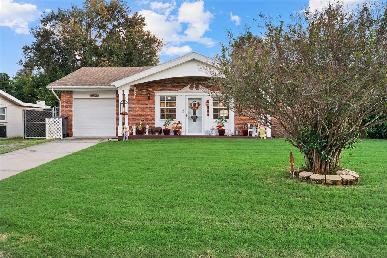 2212 Clark Ave., Bradenton, FL 34207