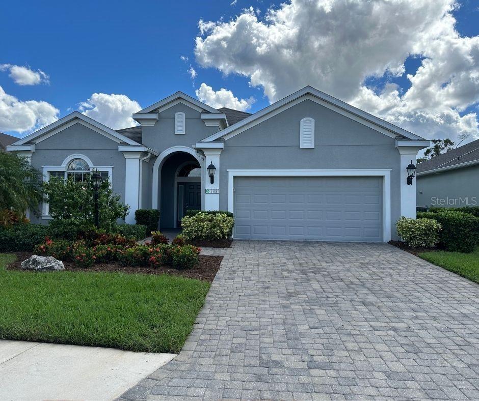 3718 Woodcliff Lake Ter., Sarasota, FL 34243