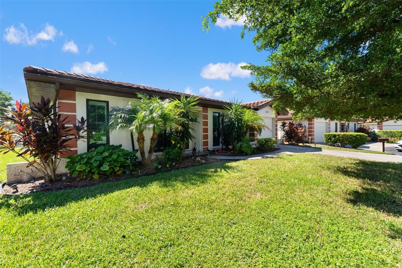 3004 Vivienda Dr., Bradenton, FL 34207