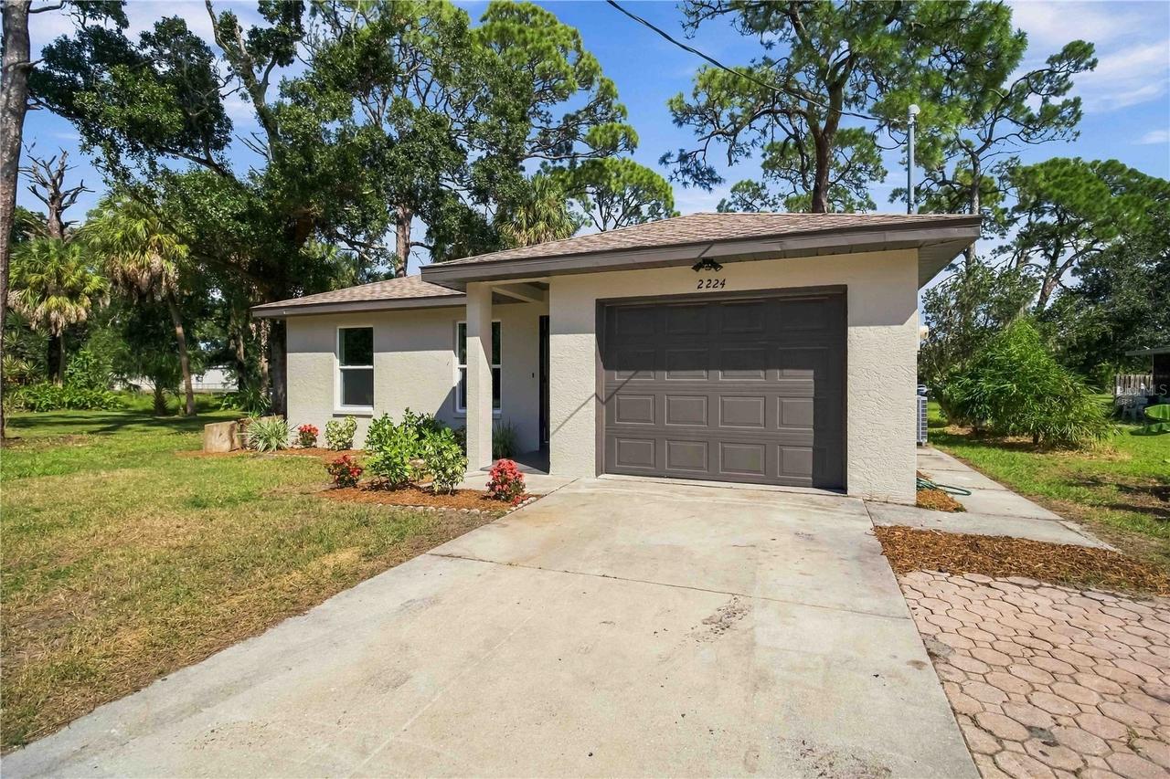 2224 33rd Avenue Dr., Bradenton, FL 34205