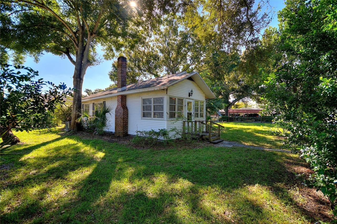 703 36th St., Bradenton, FL 34205