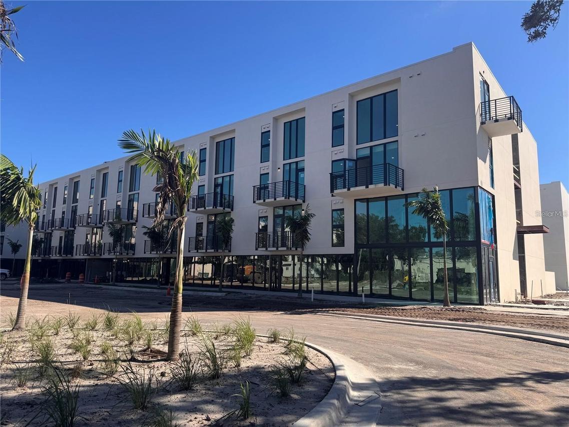 2170 Robinhood St. #A1-302, Sarasota, FL 34231