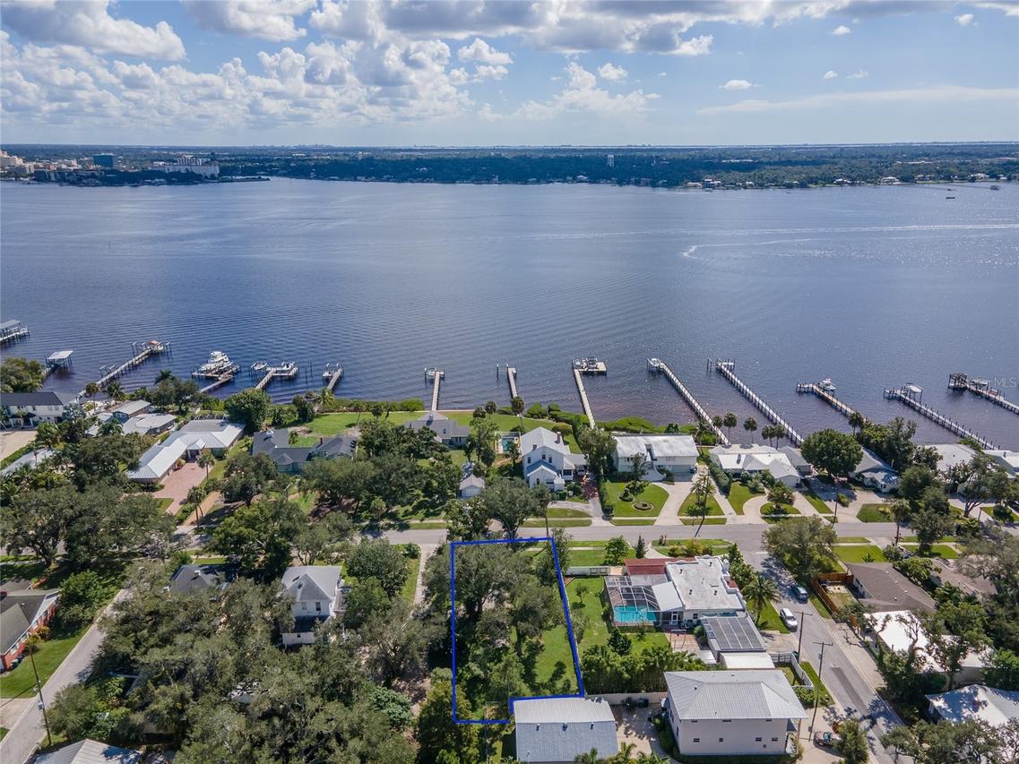 1706 4th St., Palmetto, FL 34221