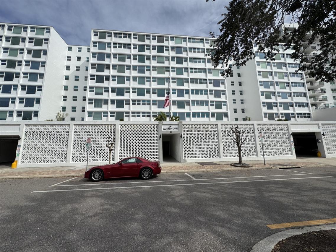 33 S Gulfstream Ave. #702, Sarasota, FL 34236