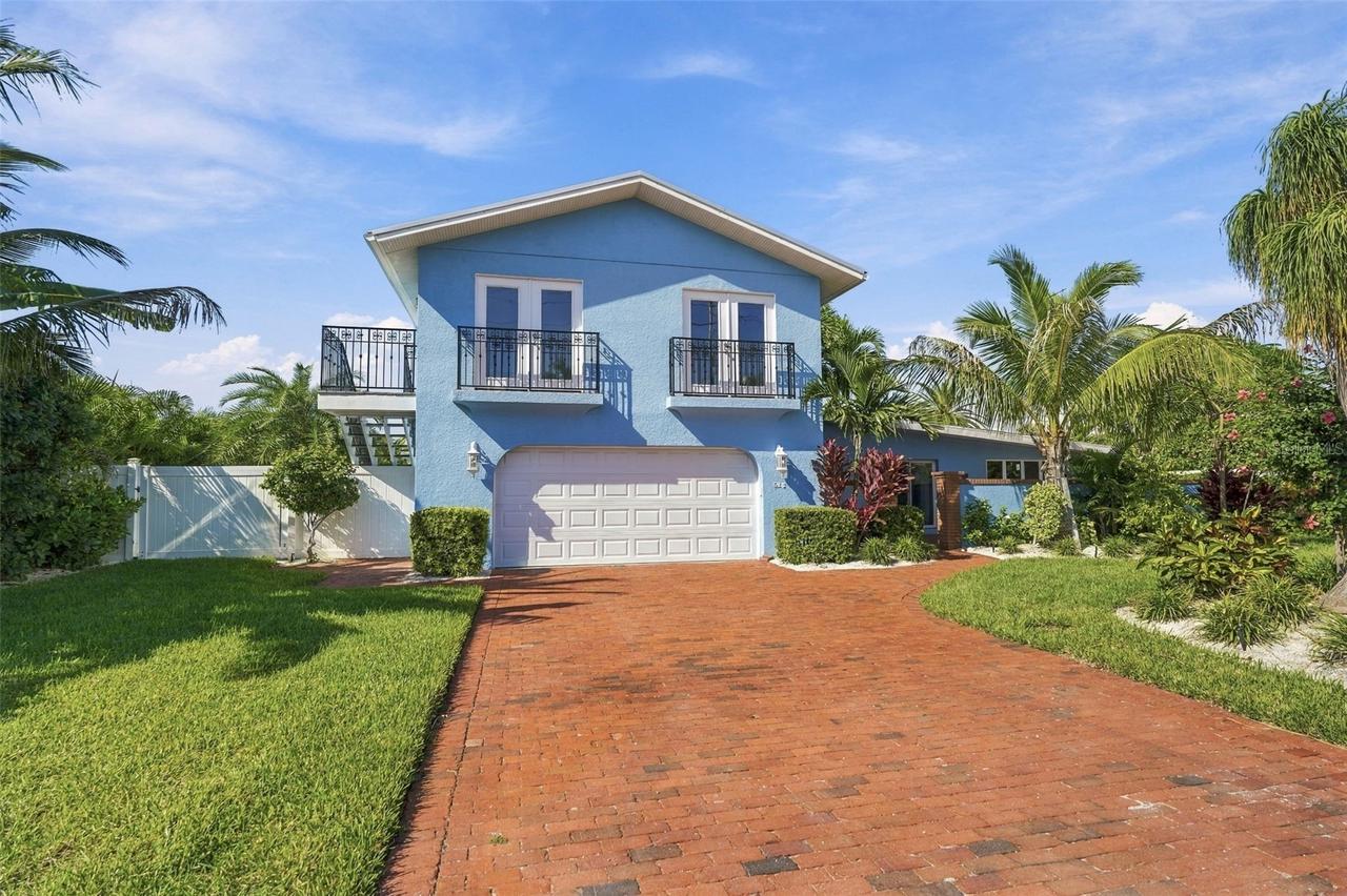 528 Key Royale Dr., Holmes Beach, FL 34217