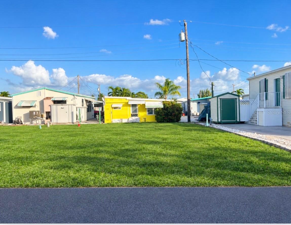 10315 CORTEZ RD W, #8-5TH 5th St., Bradenton, FL 34210