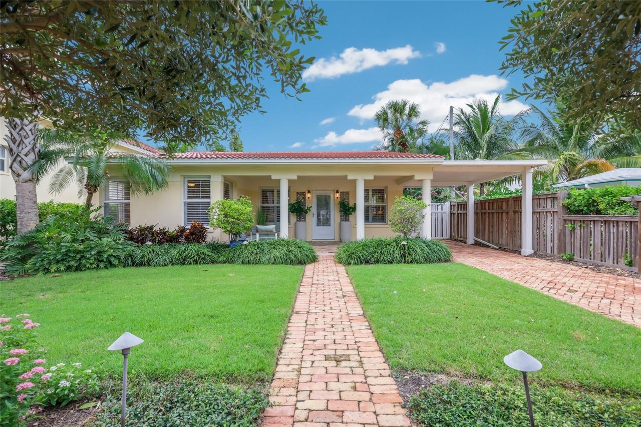 128 S Washington Dr., Sarasota, FL 34236