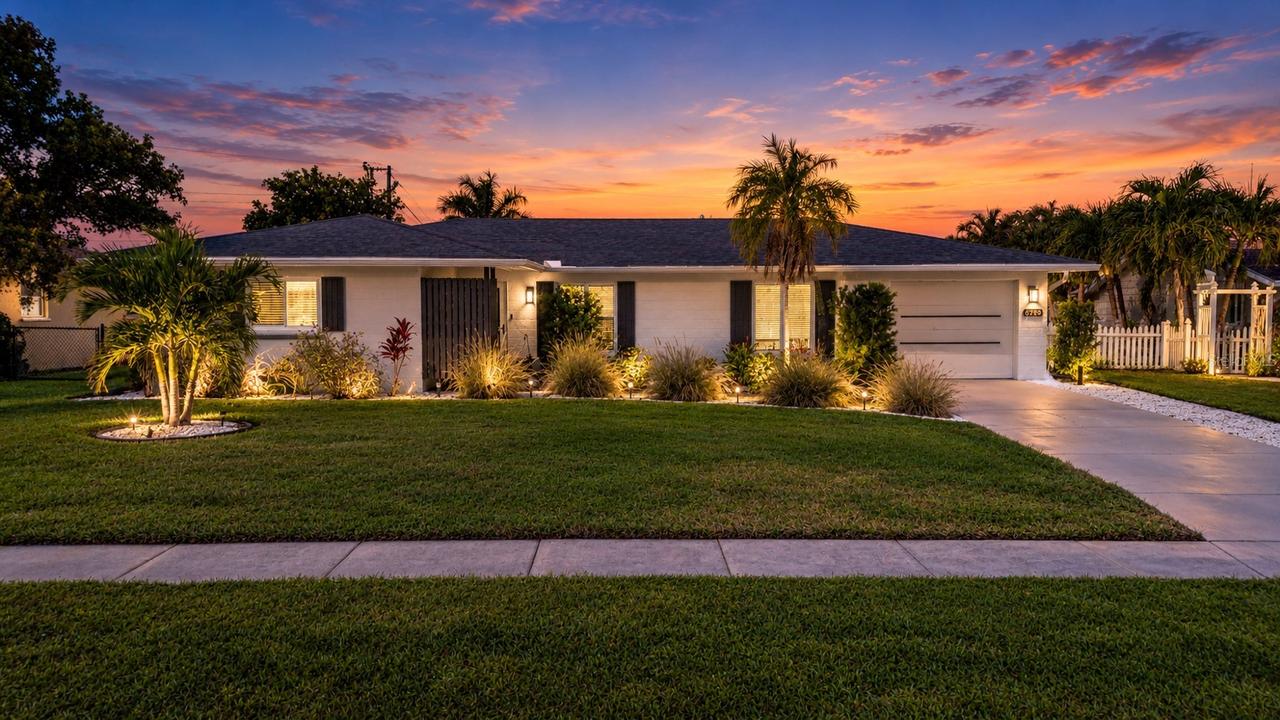 6926 Antigua Pl., Sarasota, FL 34231