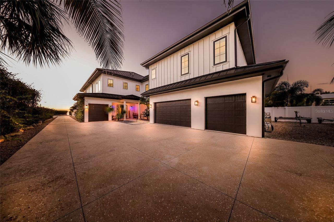 1707 Palma Sola Blvd., Bradenton, FL 34209
