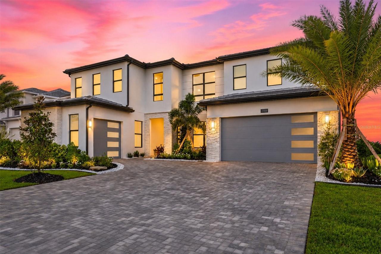 2509 Waterfront Cir., Sarasota, FL 34240