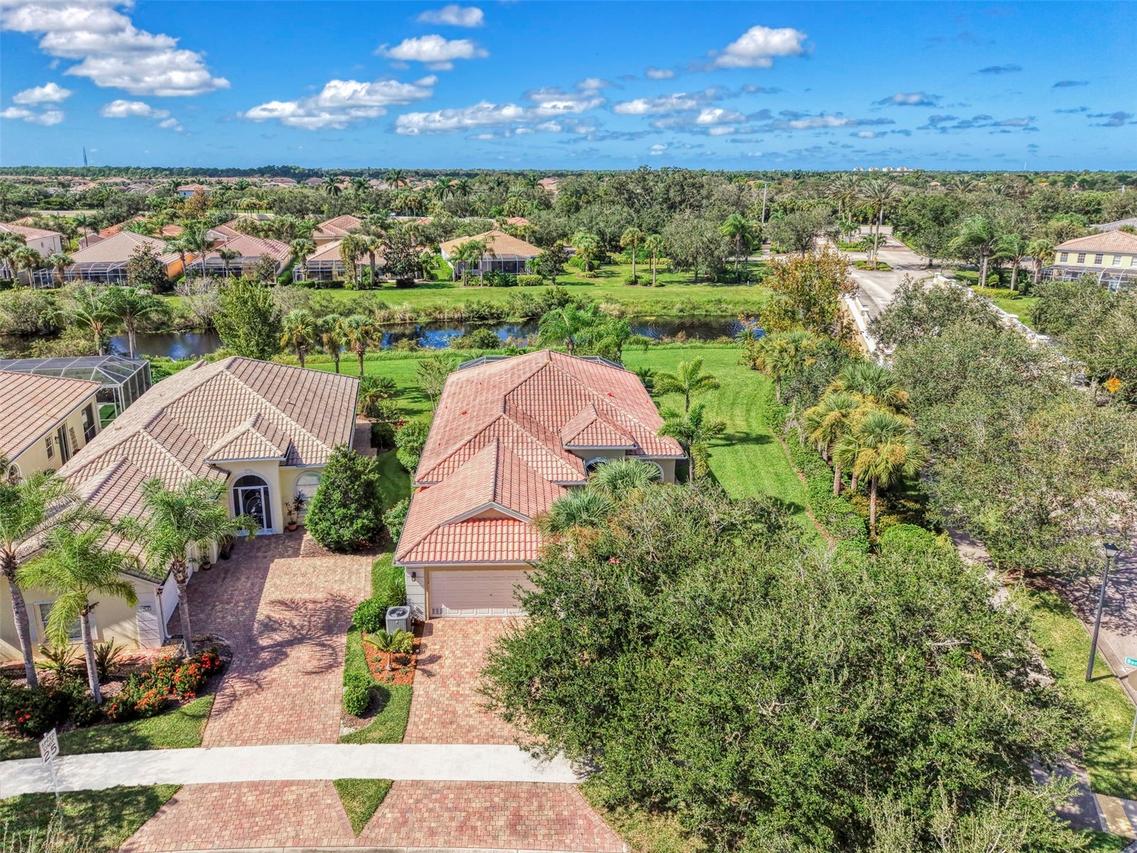 5882 Benevento Dr., Sarasota, FL 34238