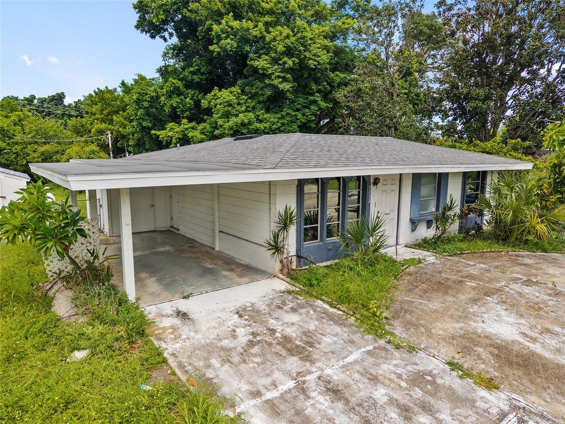 5202 19th St., Bradenton, FL 34207
