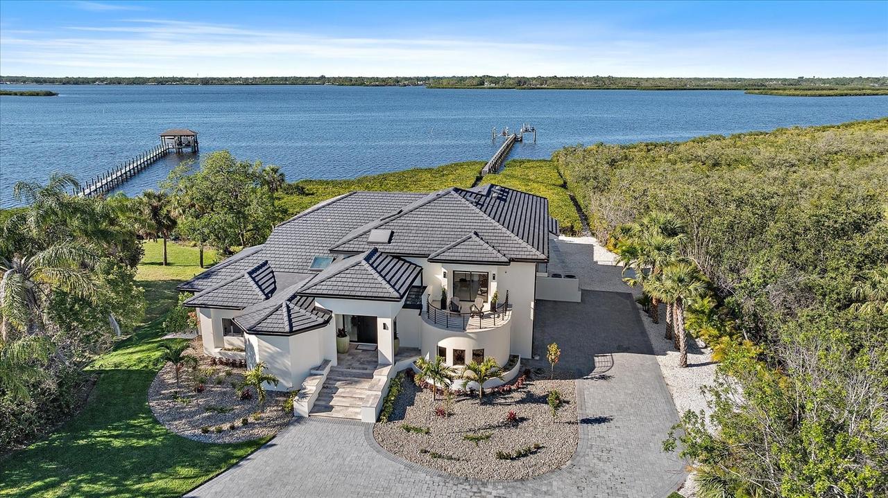 6178 9th Avenue Cir., Bradenton, FL 34212