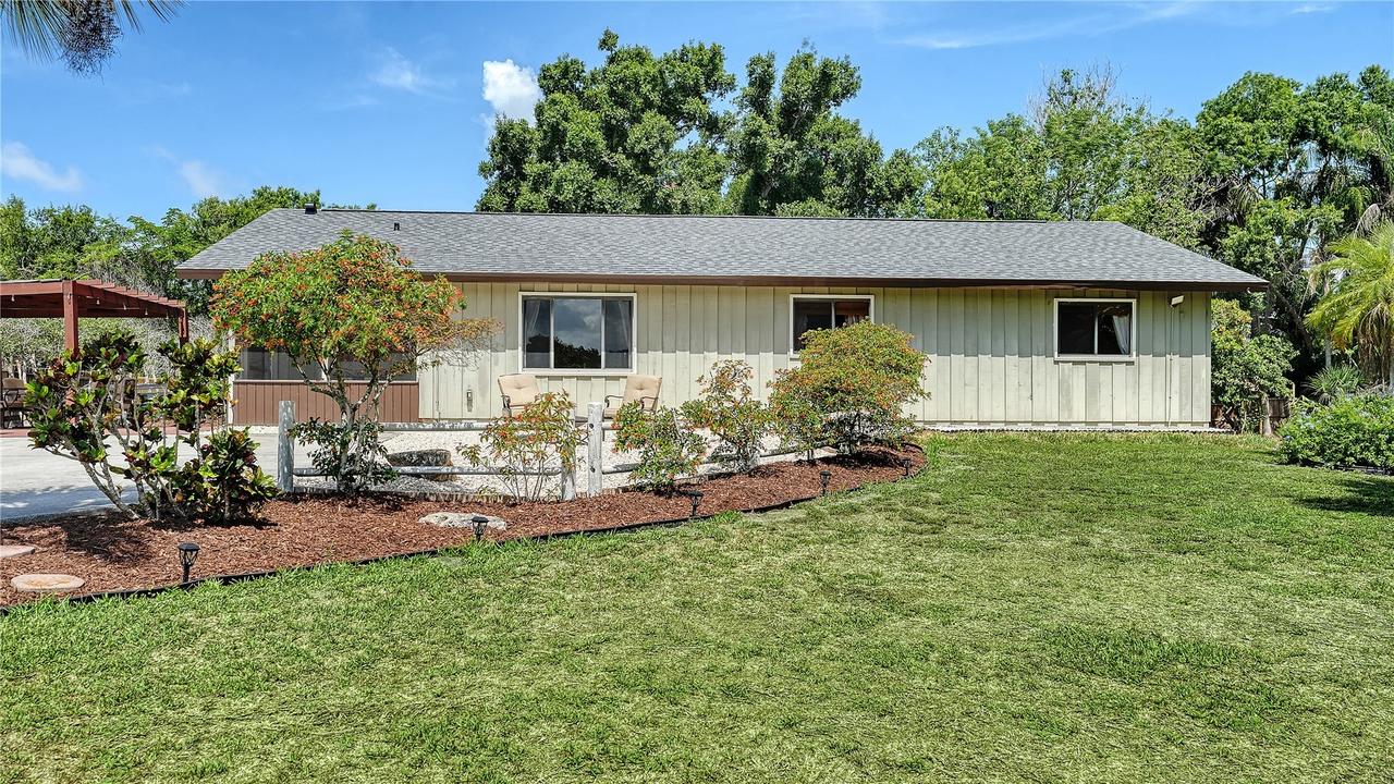 4842 + LOT 8 & 9 Nutmeg Ave., Sarasota, FL 34231