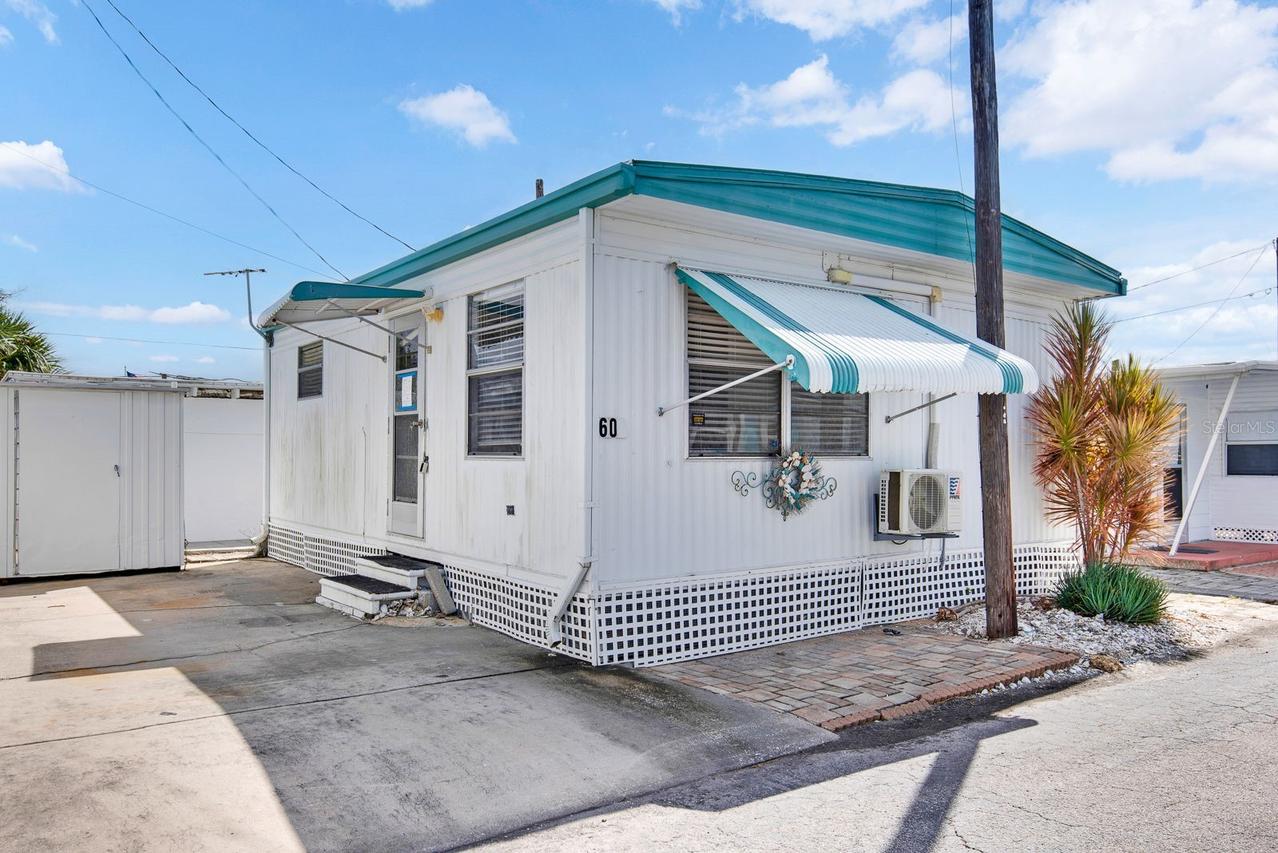 60 4th St., Bradenton, FL 34210