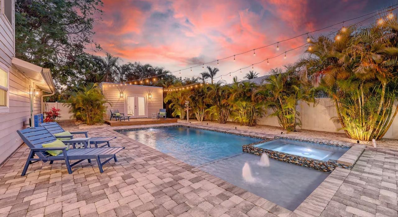 7104 9th Avenue Dr., Bradenton, FL 34209